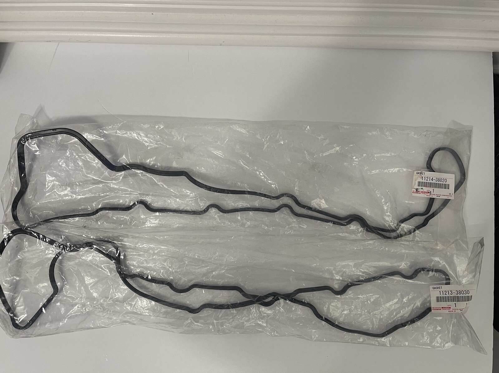 NEW GENUINE LEXUS VALVE COVER GASKET PAIR 1121438020 1121338030 eBay