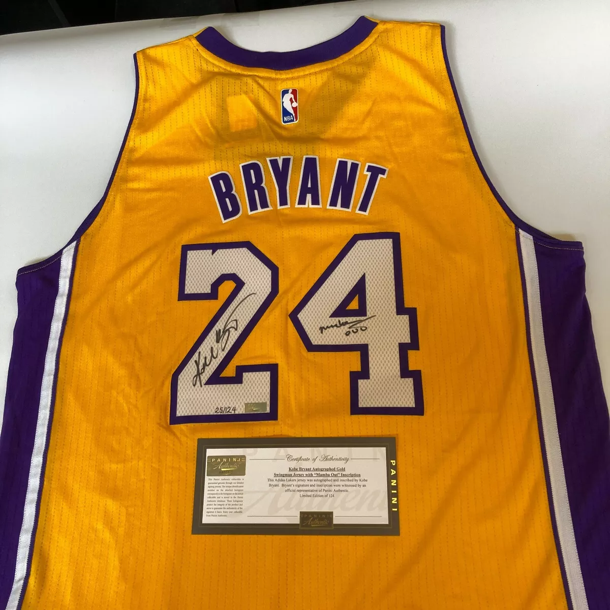 NBA Los Angeles Lakers Gold Authentic Jersey Kobe Bryant #24, X-Large :  : Sports, Fitness & Outdoors