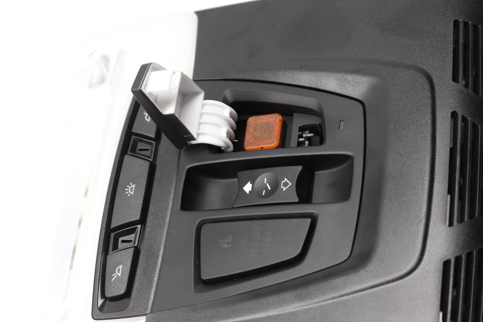 2015–2016 BMW 435I GRAN COUPE — передний купольный фонарь для чтения / переключатель солнечной крыши - Изображение 2 из 4