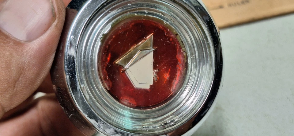 Mercury 1955 Accesorio Volante Bocina Botón Foto 2 de 4