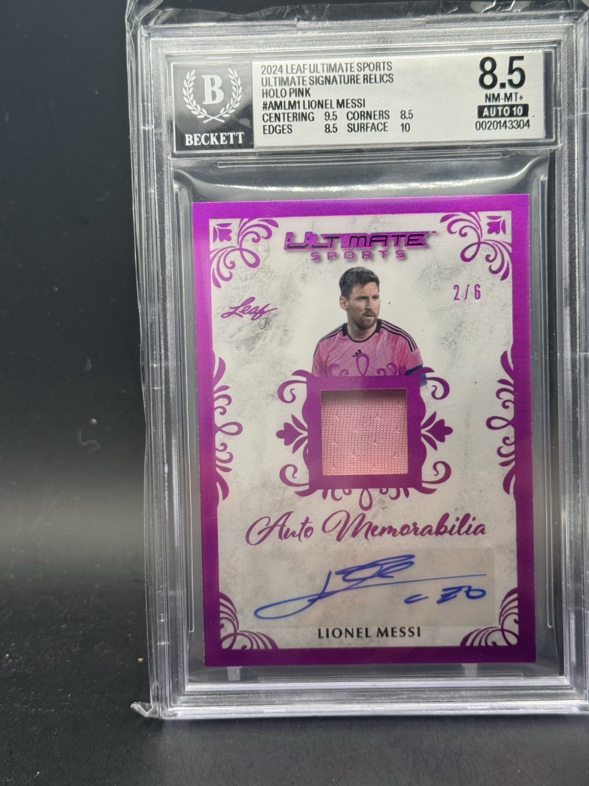 Lionel Messi 2024 Leaf Ultimate Sig Relics Pink 2/6 BGS 8.5 Auto 10 Argentina view 6