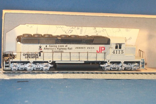Camiseta deportiva JP HO Athearn BB EMD SD40-2 Penn #4115 Operación Salvavidas DC Personalizada | Zustand: Used