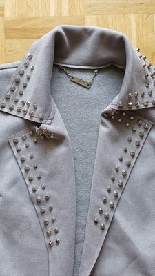 Brian Rennie Cardigan, Jacke, Stoffjacke, Longcardigan. Grau. Silberne Nieten.