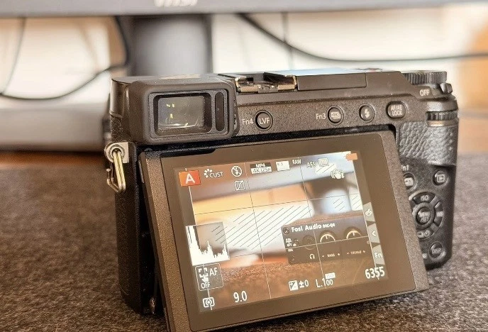 Panasonic Lumix GX80 con 3,500 scatti. In garanzia (MPB) . Corpo solo. Body - Imagen 2 de 4