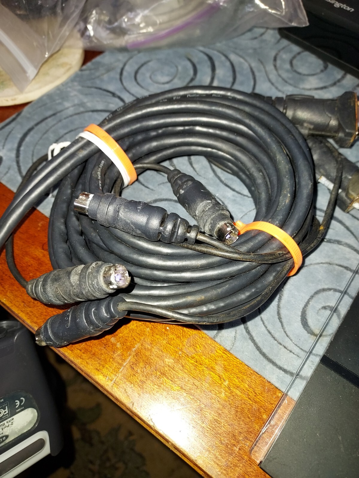 Belkin 2 Port KVM PS/2 VGA Switch with Audio and Built-In Cabling | eBay