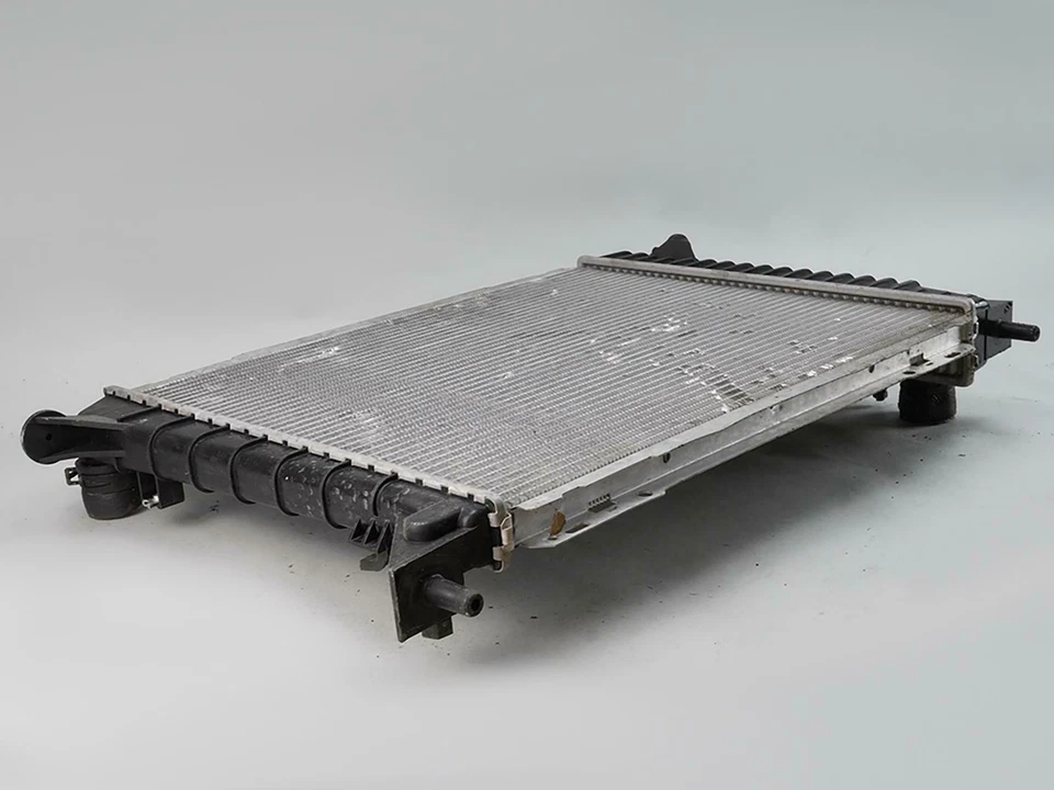 Оригинальный передний антифриз для охлаждения двигателя радиатора Ford Thunderbird 1994 - 1995 годов выпуска - Изображение 4 из 4