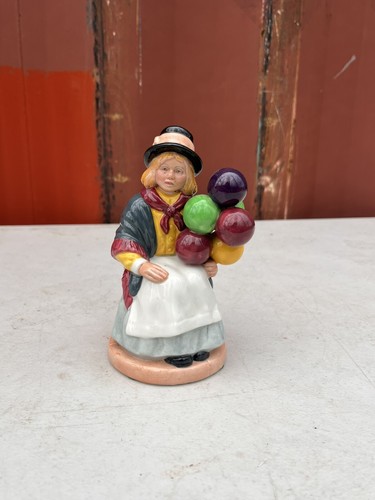 Vintage Royal Doulton Balloon Girl Figurine HN-2818 1981 Retired England 6-1/2"