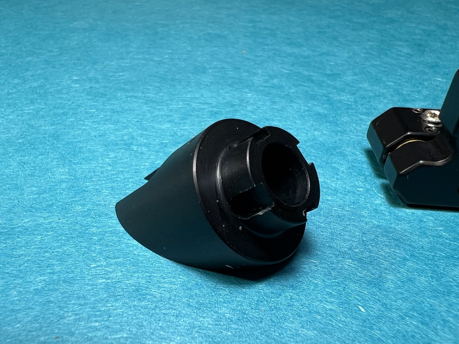 Thorlabs KS05 1/2" 45 Degree Kinematic Mirror Mount 3x100TPI Actuators w/Locks