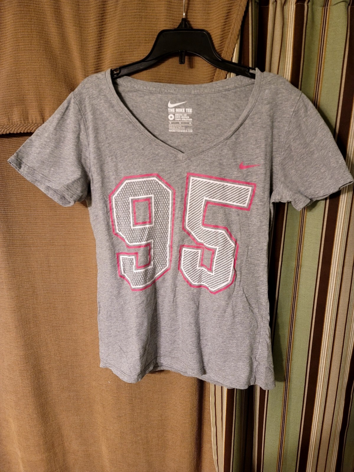 The NIKE Tee, MEDIUM,  Women's Tee, Pre-owned