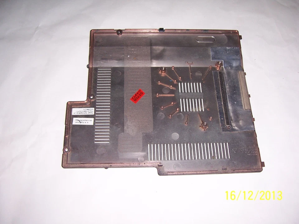 FUNDA INFERIOR CLEVO TURBOX B5125 PTSU E173569 TSA-6-42W76CS-100 Foto 2 de 2