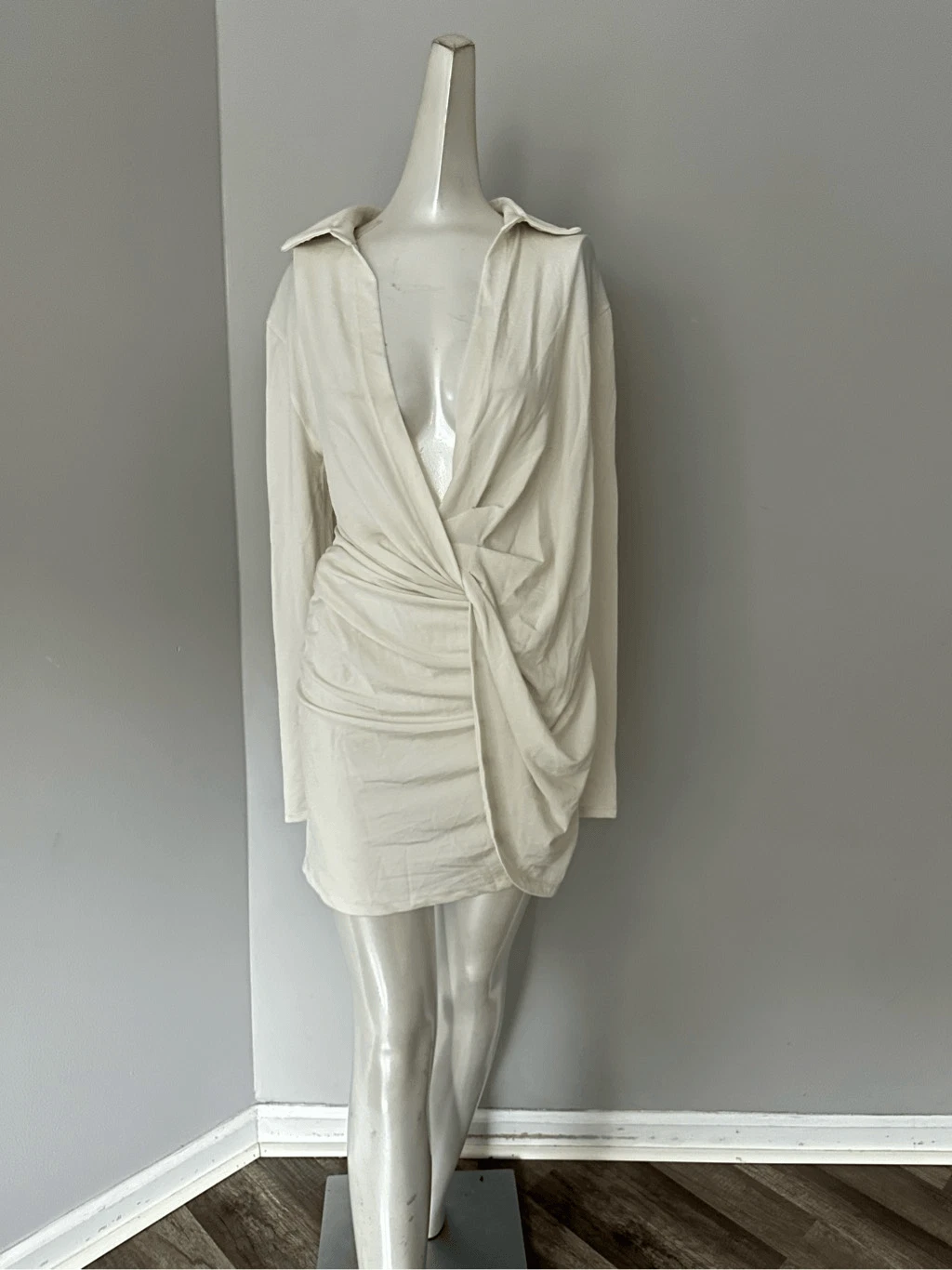 Mini abito Jacquemus La Robe Bahia in jersey di viscosa bianco sporco medio $605 nuovo con etichette