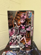 Muñeca Monster High Monster Exchange Program DRACULAURA