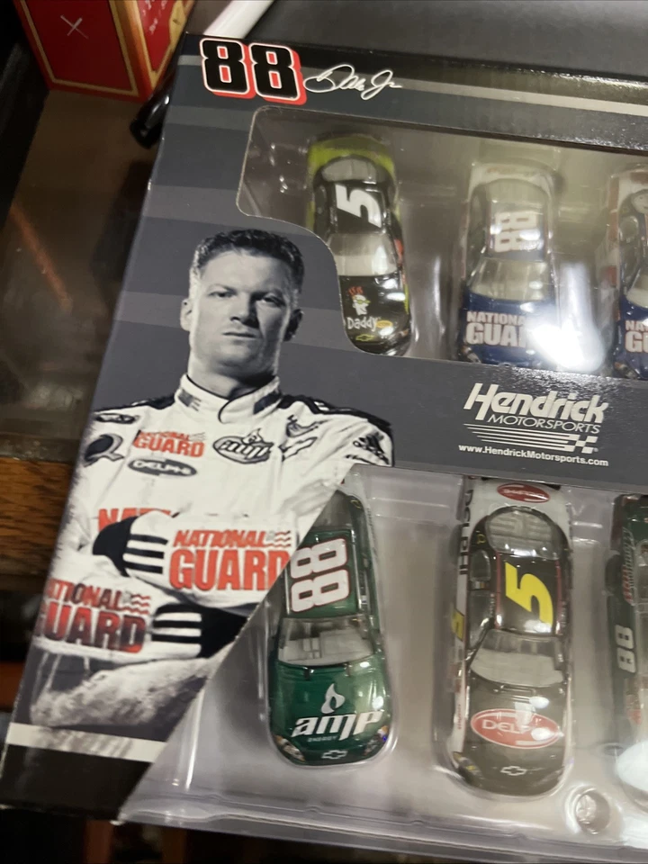 Juego de 12 autos NASCAR Action Dale He Gold Series JR Motorsports 1:64 2500 210 Foto 2 de 4