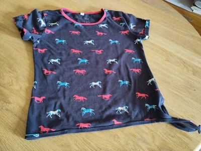 T-Shirt in Größe 140 - Bild 1 von 3