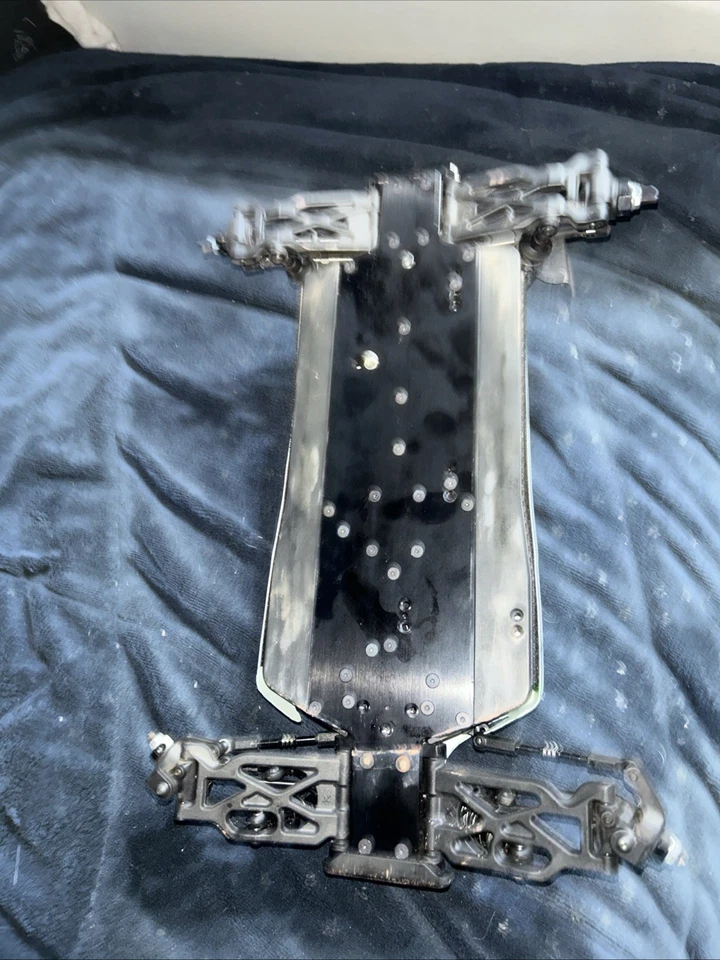 Xray XB4 2023 4WD Carpet - Image 2 of 4