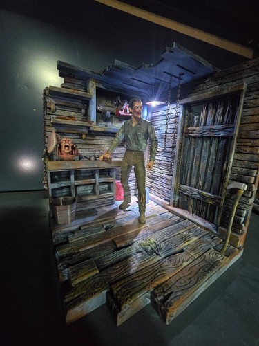 Custom DIORAMA 1:10 Scale ASH vs EVIL DEAD WORKSHOP Ideal for 7" Action Figures - Picture 8 of 9