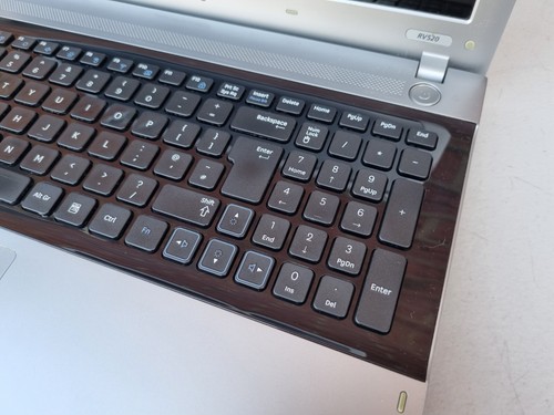 Fast Powerful Samsung 15.6” inch 500 GB SSD 8 GB RAM Win10Pro Wi-Fi Pentium B940 - Picture 3 of 24