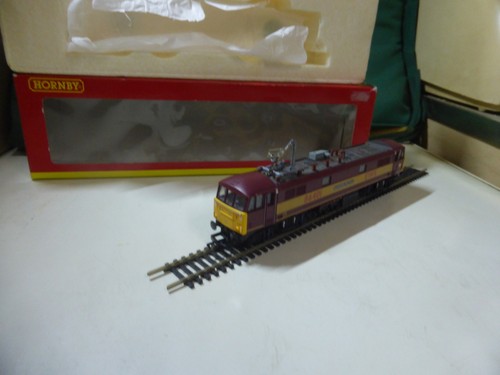 Hornby R2159a EWS Class 86 "Hertford Rail Tours" 86401 Pantograph Pivot Reqd | Zustand: Used