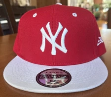 New York Yankees Red SnapBack Baseball Hat Cap Gorra White NY New