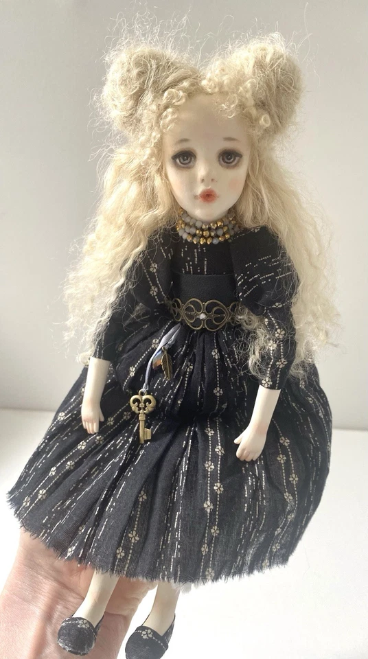 Boneca artista exclusiva “Mina” - Imagem 3 de 4