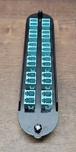 Panel krosowy Corning CCH-CP24-E4, 12 adapterów LC Duplex 10Gig Aqua OM3/OM4 - Zdjęcie 3 z 5