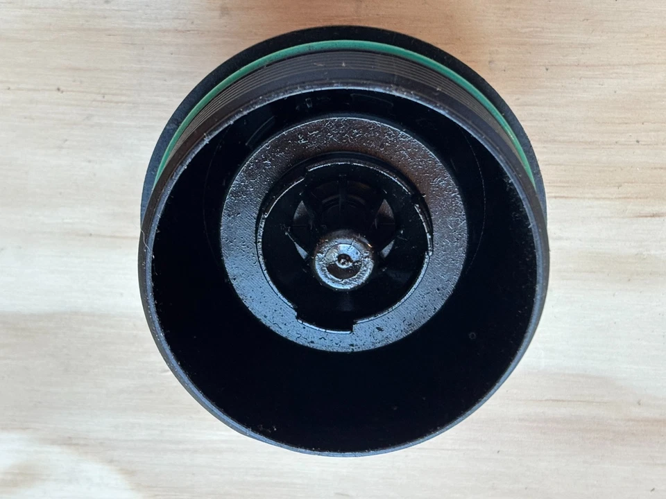 Tapa de filtro de aceite Hengst 12 605 366 GM 2,4 L Equinox Terrain Regal Verano Chevy OEM Foto 3 de 4