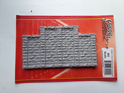 Chooch Enterprise INC., H0 #8400 Stone Stepped Wall Abutment