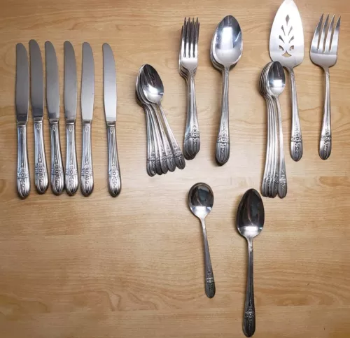 Vintage wm rogers silverplate flatware 34 Pc Set Extra Plate