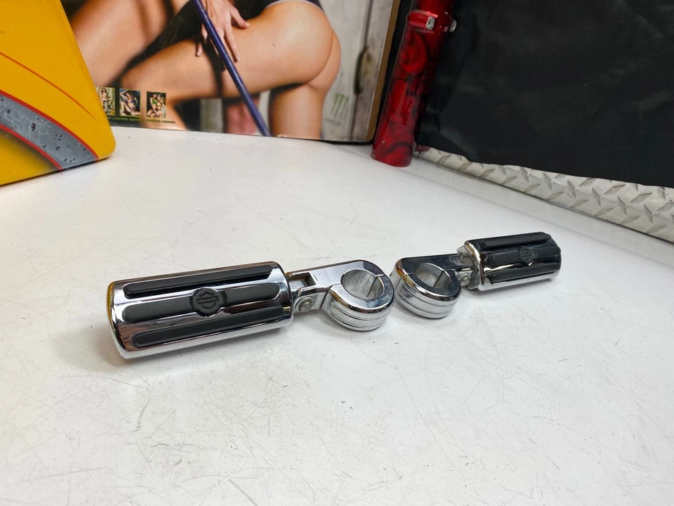🔥OEM Harley 88-22 Bar & Shield Engine Guard Crash Bar Highway Touring Pegs🔥 - Image 3 of 4
