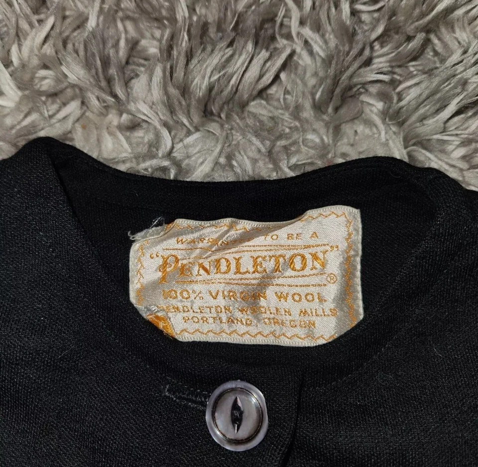 Pendleton Women's 100% Virgin Wool Vintage Overcoat - Image 2 of 4