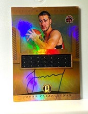 2012-13 Panini Gold Standard Basketball - Jonas Valanciunas auto jersey  #266