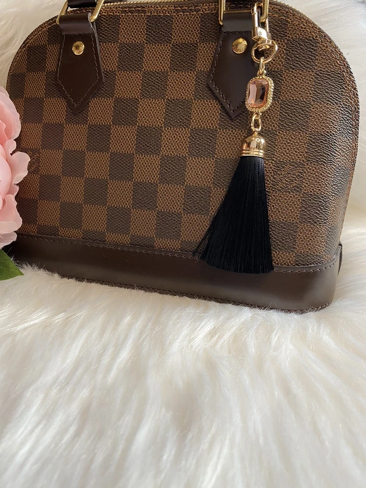 Bolso Borla Negro Dije Llavero Llavero Imitación Gema Piedra Llavero Dorado Foto 3 de 3