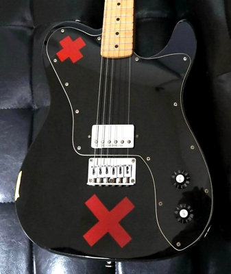 Squier by Fender Deryck Whibley Signature Guitar Black Squier by Fender Deryck Whibley Signature Guitar Black