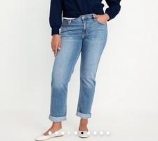 NWT Old Navy women  s 12 regular mid rise wow boyfriend jeans medium wash