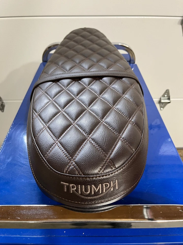 Asiento de banco Scrambler acolchado Triumph - A2310002 Foto 2 de 3