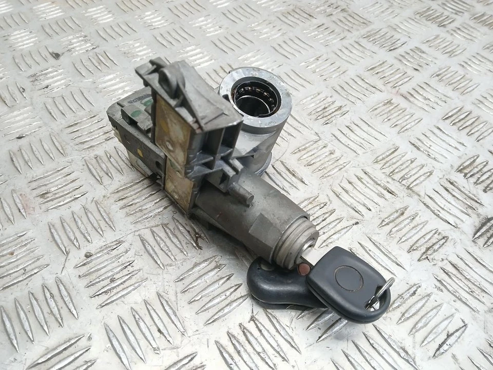 Volkswagen Sharan 1998 Diesel Ignition Lock UST131187 - Image 2 of 4