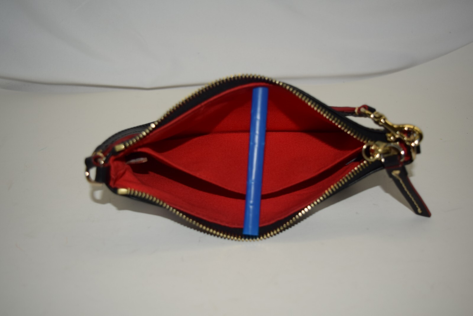 DOONEY & BOURKE MARVEL AVENGERS CLUTCH WRISTLET BAG RARE image 10