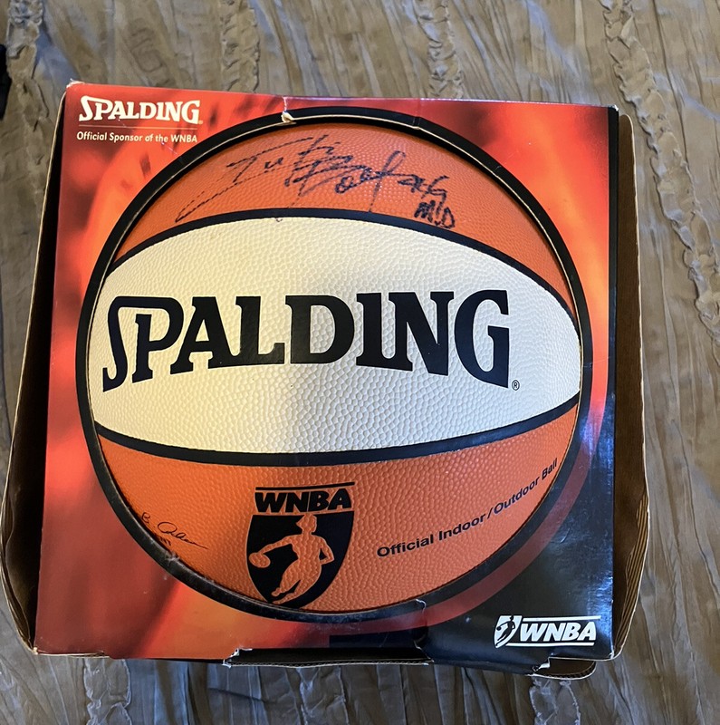 RUTHIE BOLTON HOLIFIELD Sacramento MONARCHS Basketball Signed WNBA Ball VINTAGE