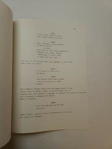 DIE WELT UM FÜNFUNDVIERZIG GRAD / Christopher Wood 1990er Spielskript - Bild 9 von 12