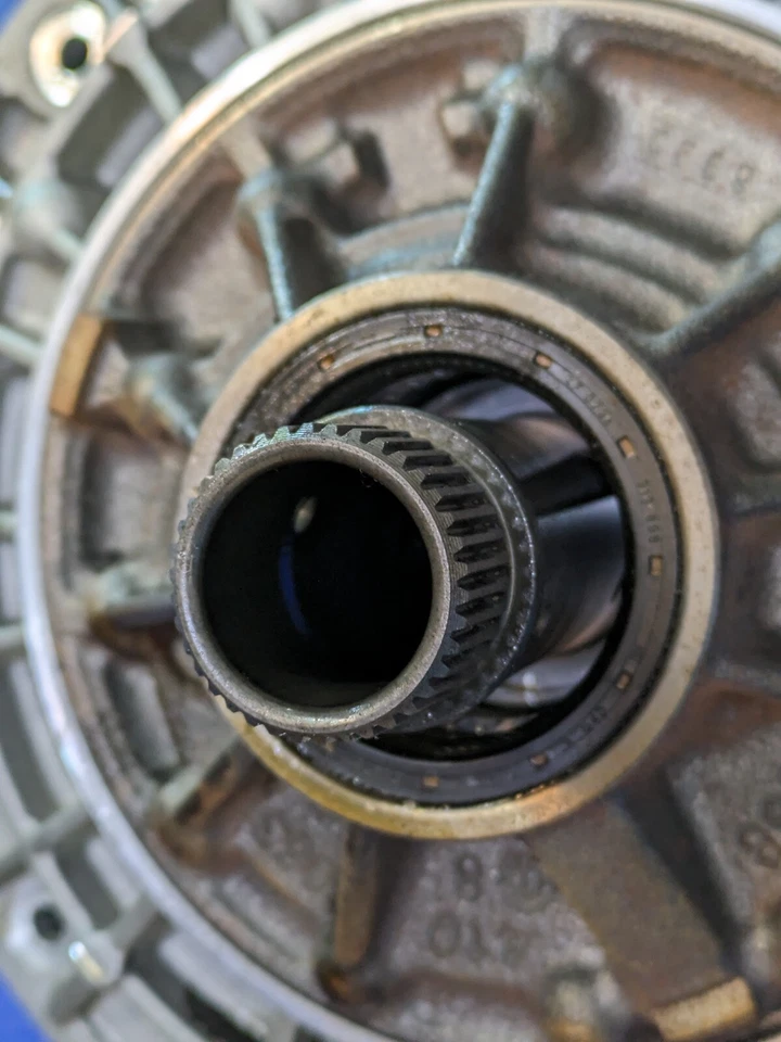 ZF Bentley BMW X5 (E53) 6HP-26 A/T AUTOMATIC TRANSMISSION OIL FLUID PUMP front - Image 3 of 4