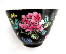 Chinese Black Famille Rose Floral Porcelain Teacup ~ Thousand Flowers