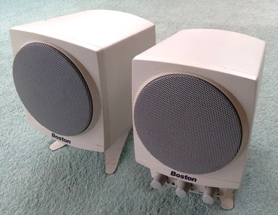 PAIR OF VINTAGE BOSTON ACOUSTICS DIGITAL MEDIA THEATER MAIN SPEAKERS W/CONTROLS