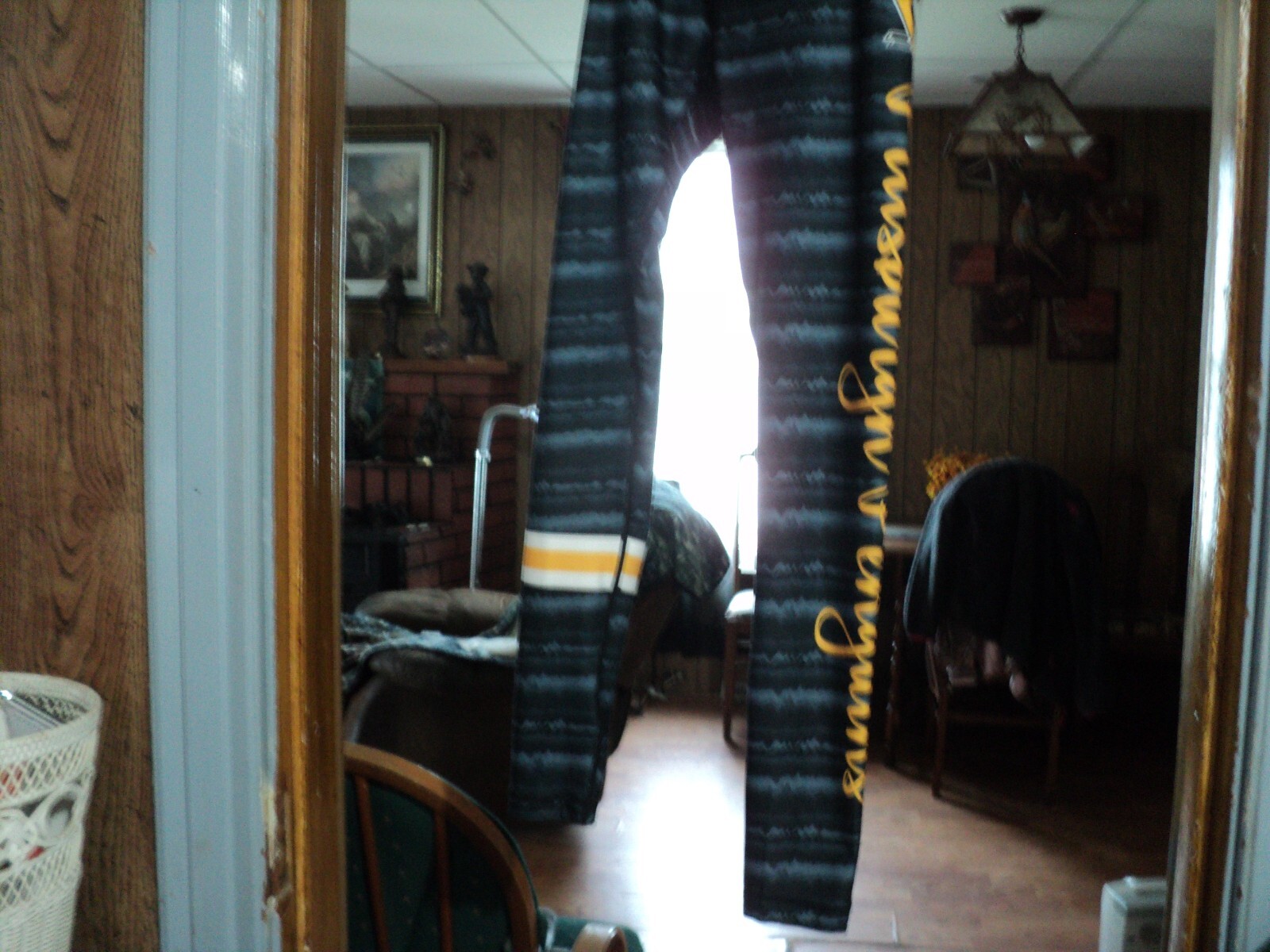 Picture 1 of 3
