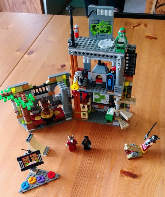 LEGO Teenage Mutant Ninja Turtles Turtle Lair Attack (79103) for sale online | eBay