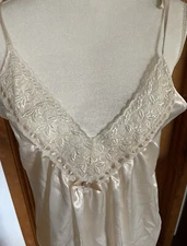 Vintage Val Mode Baby Doll Nightgown Nylon Size Medium Ivory