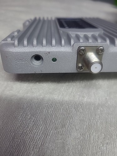 SOLID RF SIGNAL PLUS AMPLIFICATEUR DE SIGNAL DE TÉLÉPHONE PORTABLE 5 BANDES AT&T/T-MOB/VERIZON/SPRINT - Photo 4 sur 4