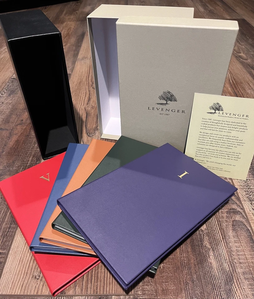 Levenger - Juego de antología (diario) de cuero de 5 años Foto 4 de 4