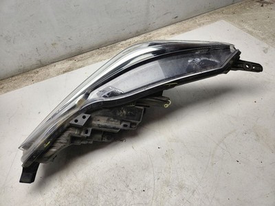 20 21 22, Nissan Versa, Front Right Halogen Headlight, 260105EE0A, Clear, OEM