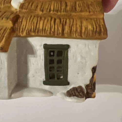 Dept 56 Heritage Village "The Cottage Of Bob Cratchit and Tiny Tim" 1988 - Bild 9 von 14