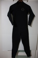New With Tag - rrp $149.99 - Peak women's black wetsuit size 10